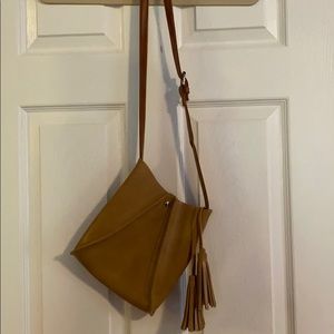 Crossbody tan handbag